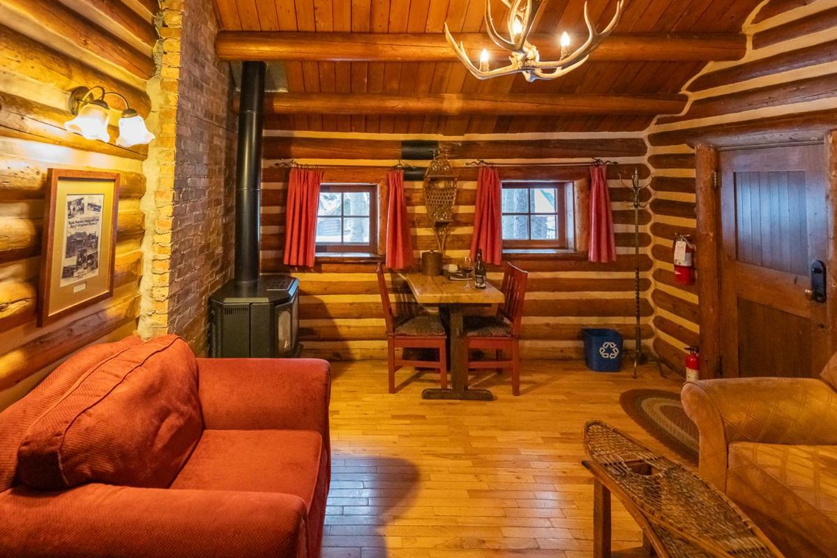 Storm Mountain Lodge & Cabins Castle Junction Exterior foto