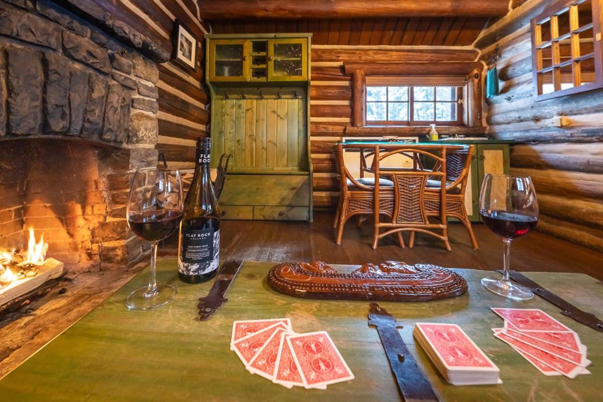 Storm Mountain Lodge & Cabins Castle Junction Exterior foto
