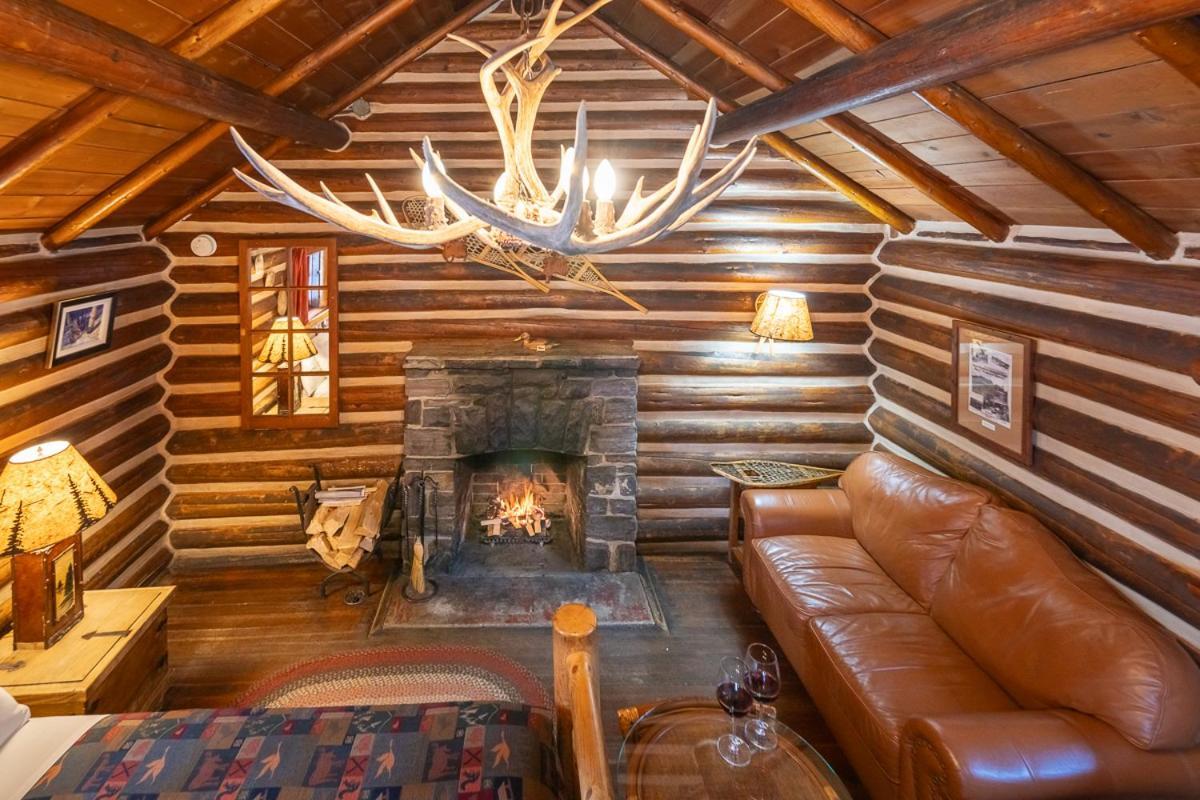 Storm Mountain Lodge & Cabins Castle Junction Exterior foto